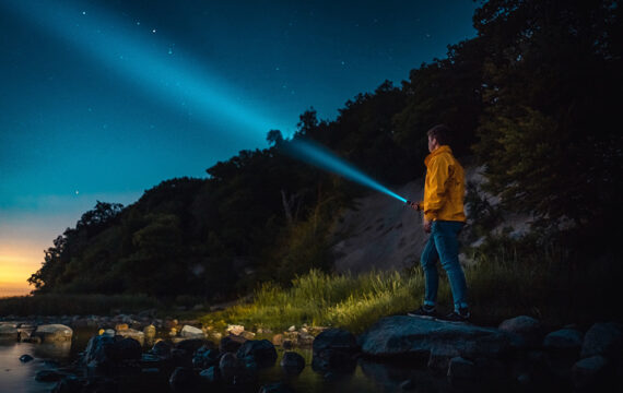 5 Reasons Why You Should Always Carry a Flashlight
